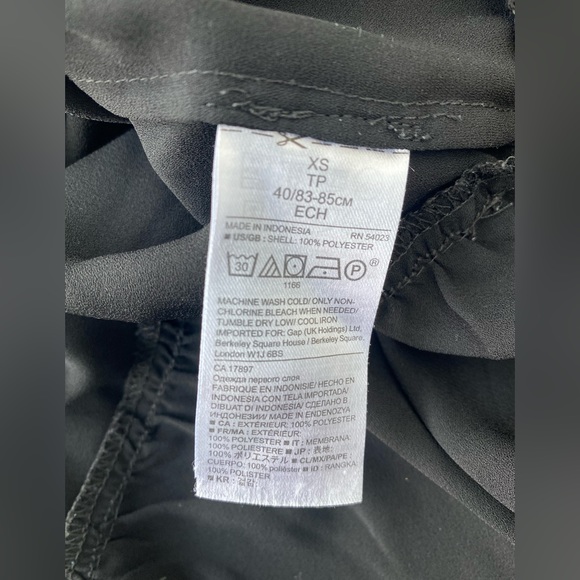 Banana Republic Top - Size XS. Preloved - Great Condition - Picture 3 of 3